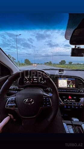 Hyundai Avante 2017, 139,000 km - 1.6 l - Quba
