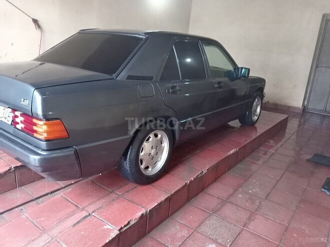Mercedes 190 1992, 337,000 km - 2.3 l - Quba