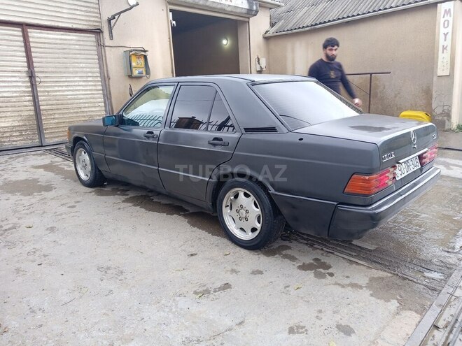 Mercedes 190 1992, 337,000 km - 2.3 l - Quba