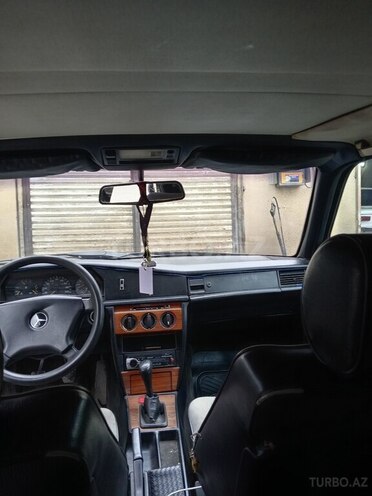 Mercedes 190 1992, 337,000 km - 2.3 l - Quba