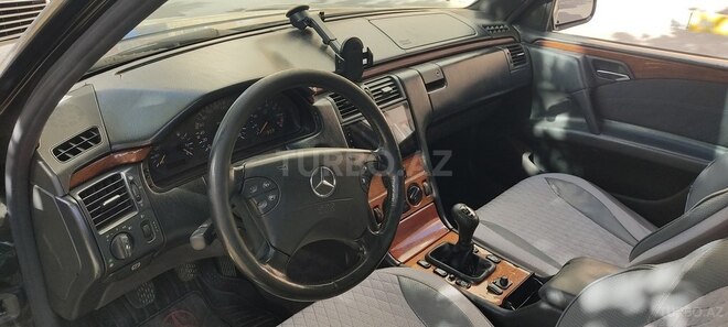 Mercedes E 200 1998, 445,000 km - 2.0 l - Xırdalan