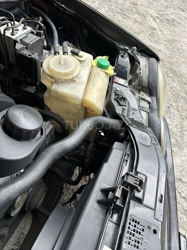 Mercedes E 240 2001, 365,000 km - 2.4 l - Qəbələ