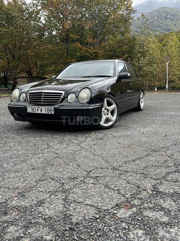 Mercedes E 240 2001, 365,000 km - 2.4 l - Qəbələ