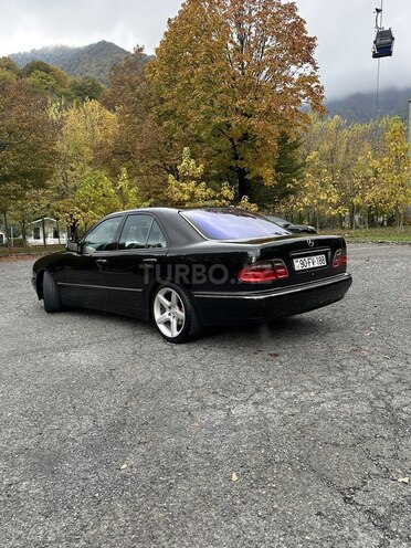 Mercedes E 240 2001, 365,000 km - 2.4 l - Qəbələ