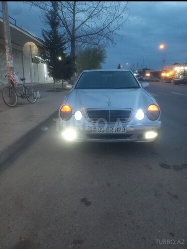Mercedes E 220 d 2001, 650,000 km - 2.2 л - Saatlı