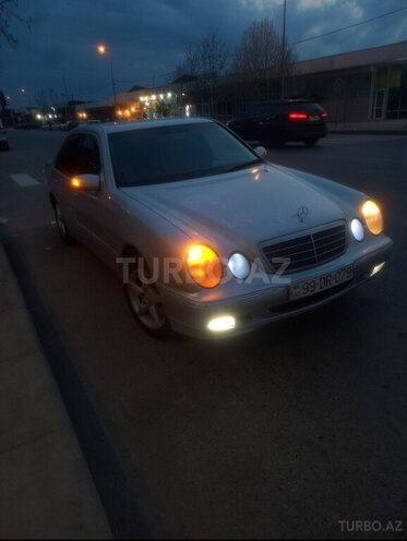 Mercedes E 220 d 2001, 650,000 km - 2.2 л - Saatlı