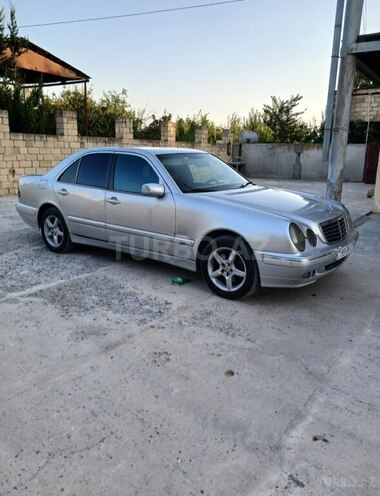 Mercedes E 220 d 2001, 650,000 km - 2.2 л - Saatlı