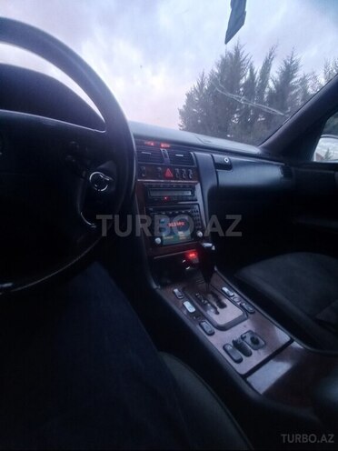 Mercedes E 220 d 2001, 650,000 km - 2.2 л - Saatlı