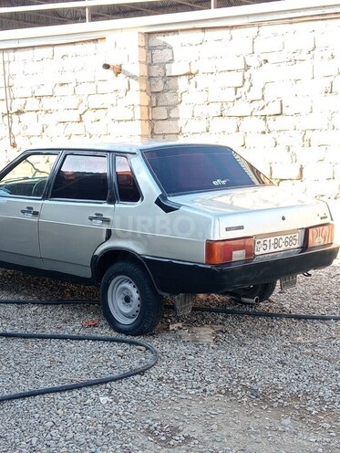 LADA (VAZ) 2107 1997, 450,000 km - 1.5 l - Samux