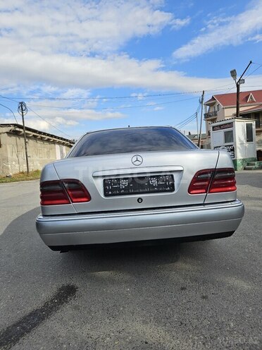 Mercedes E 200 1997, 627,420 km - 2.0 l - Bakı