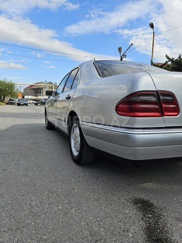 Mercedes E 200 1997, 627,420 km - 2.0 l - Bakı