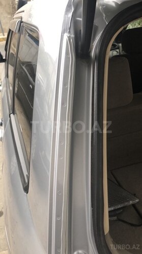 Mitsubishi Outlander 2004, 338,000 km - 2.4 л - Qusar