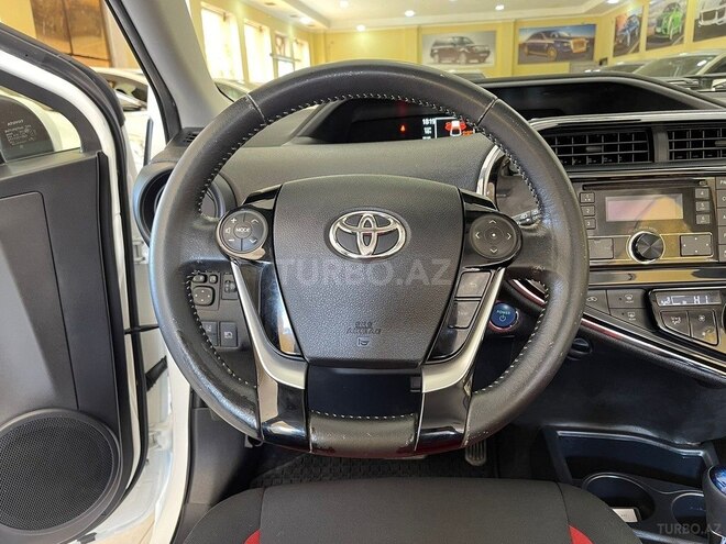 Toyota Aqua-10