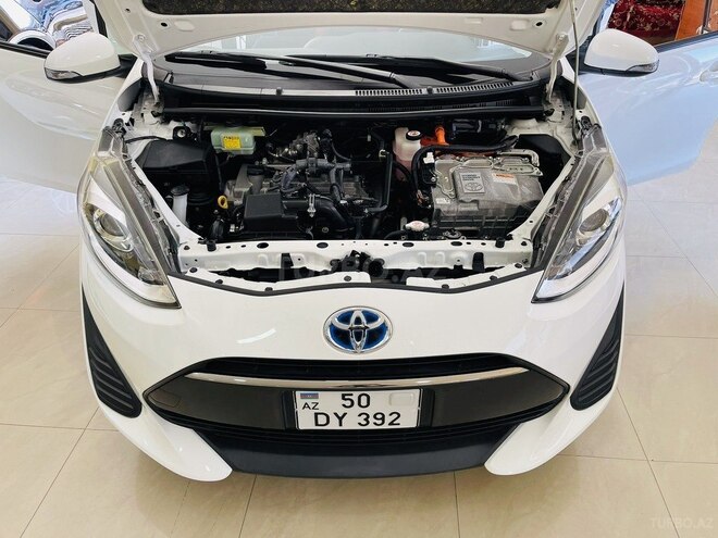 Toyota Aqua-17