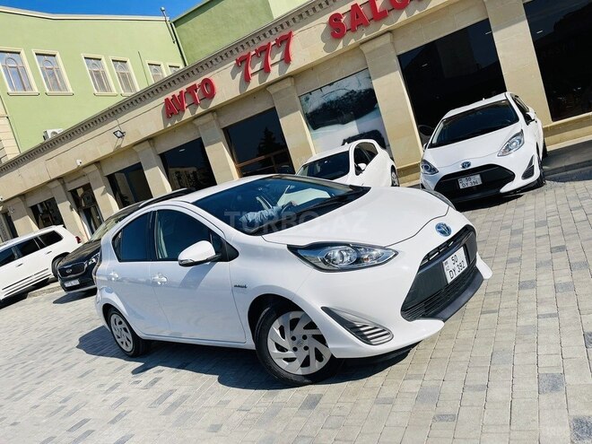Toyota Aqua-2