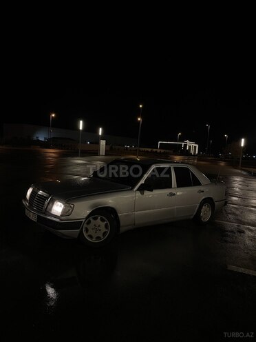 Mercedes E 200 d 1991, 300,000 km - 2.0 l - Bakı