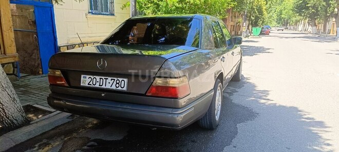 Mercedes E 230 1989, 400,000 km - 2.3 l - Gəncə