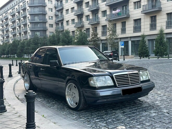 Mercedes E 320 1994, 256,000 km - 3.2 л - Bakı