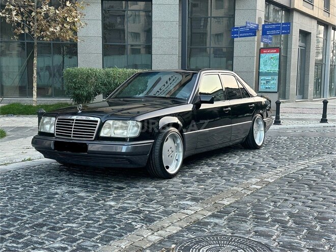 Mercedes E 320 1994, 256,000 km - 3.2 л - Bakı