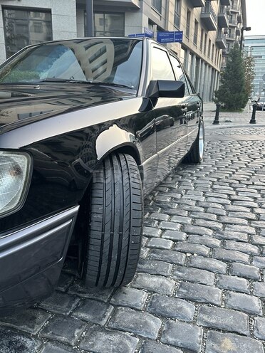 Mercedes E 320 1994, 256,000 km - 3.2 л - Bakı
