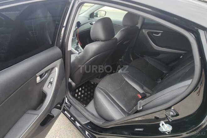 Hyundai Elantra 2015, 88,000 km - 1.8 л - Bakı