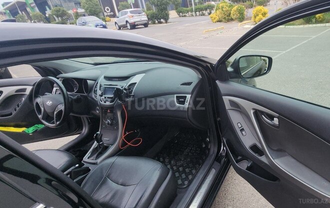 Hyundai Elantra 2015, 88,000 km - 1.8 л - Bakı