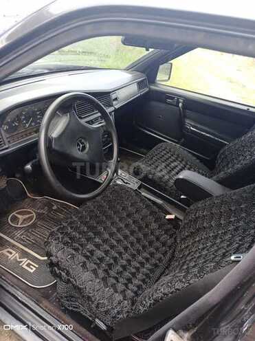Mercedes 190 1991, 300,000 km - 2.0 l - Naxçıvan