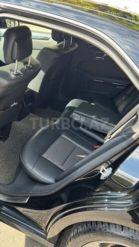 Mercedes E 220 d-11
