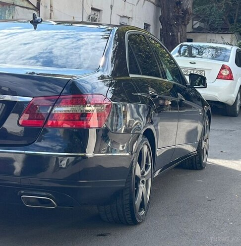 Mercedes E 220 d-5