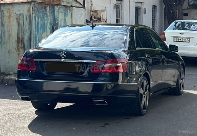 Mercedes E 220 d-4