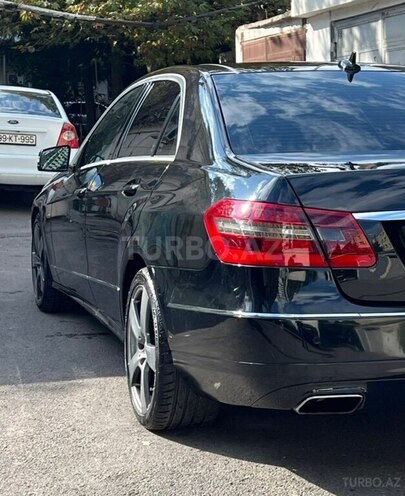 Mercedes E 220 d-6