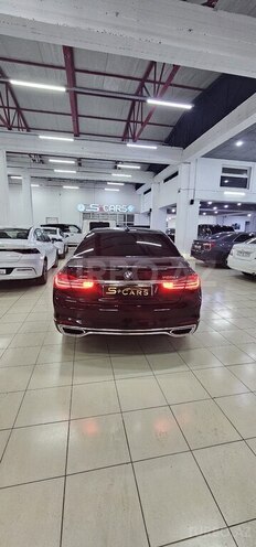 BMW 750-7