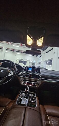 BMW 750-17