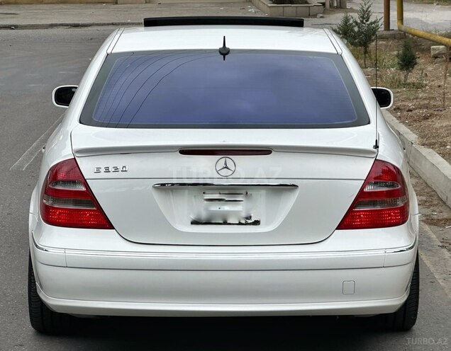 Mercedes E 320 2002, 299,000 km - 3.2 л - Bakı