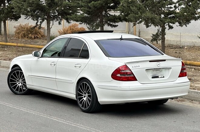 Mercedes E 320 2002, 299,000 km - 3.2 л - Bakı