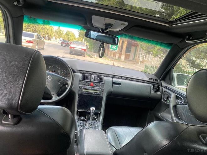 Mercedes E 270 2001, 400,000 km - 2.7 l - Bakı