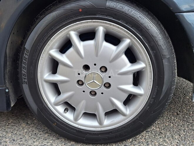 Mercedes E 220 d 2000, 299,000 km - 2.2 l - Bakı