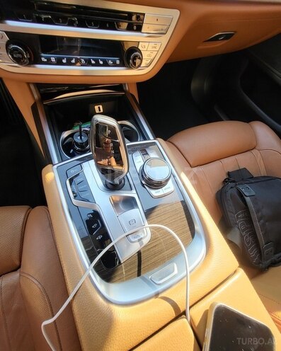 BMW 750 2015, 197,000 km - 4.4 l - Bakı
