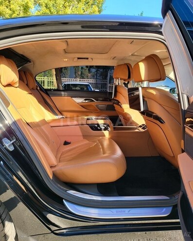 BMW 750 2015, 197,000 km - 4.4 l - Bakı