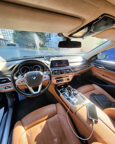 BMW 750 2015, 197,000 km - 4.4 l - Bakı