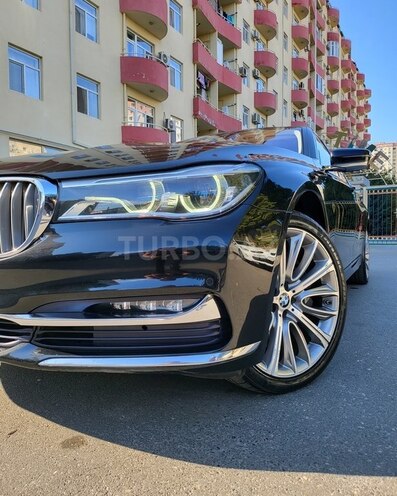 BMW 750 2015, 197,000 km - 4.4 l - Bakı