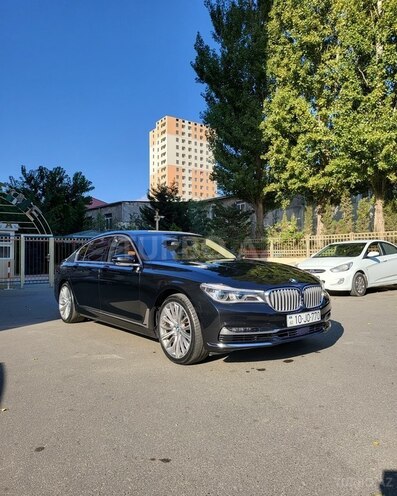 BMW 750 2015, 197,000 km - 4.4 l - Bakı