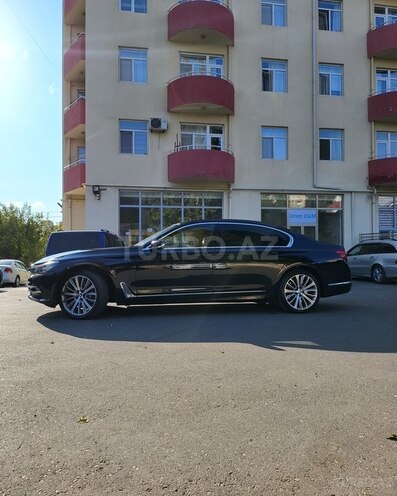 BMW 750 2015, 197,000 km - 4.4 l - Bakı