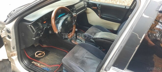 Opel Vectra 1998, 190,000 km - 2.0 l - Quba