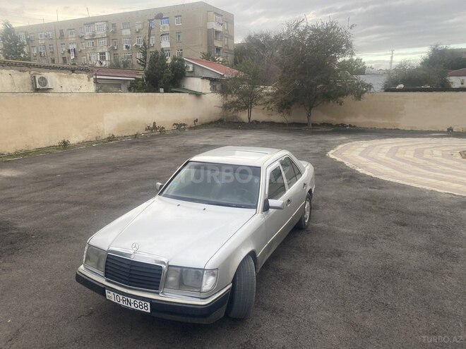 Mercedes E 220 1993, 389,000 km - 2.2 l - Bakı