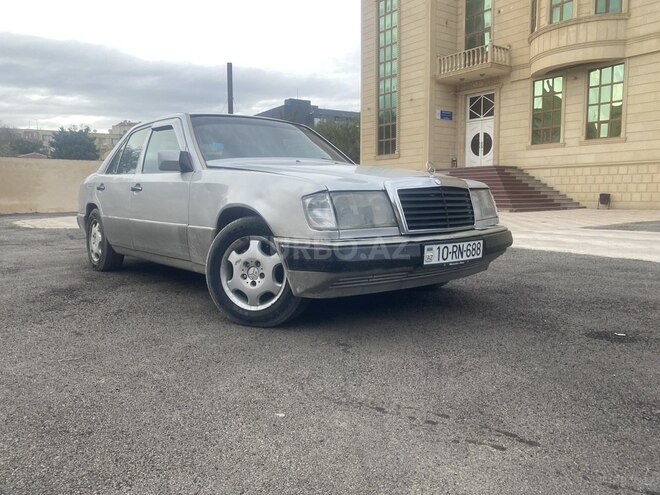 Mercedes E 220 1993, 389,000 km - 2.2 l - Bakı
