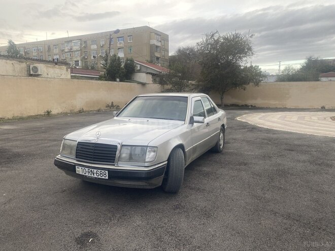 Mercedes E 220 1993, 389,000 km - 2.2 l - Bakı