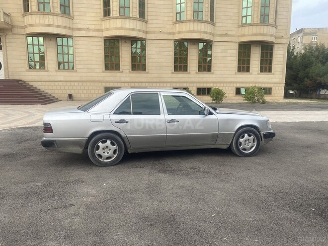Mercedes E 220 1993, 389,000 km - 2.2 l - Bakı