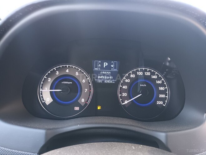 Hyundai Accent-4