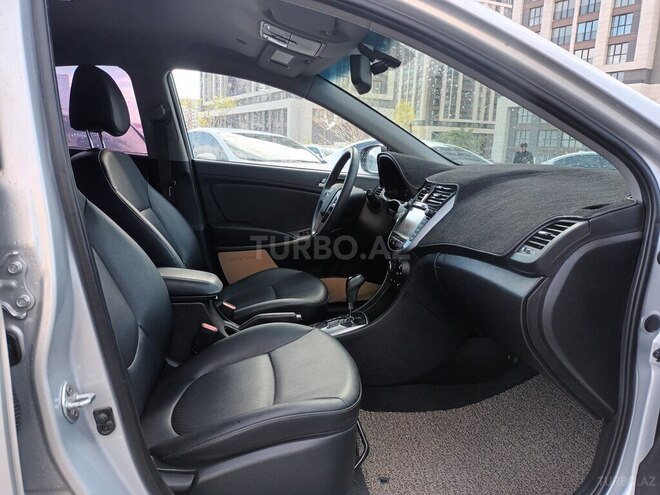 Hyundai Accent-8